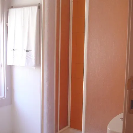 インシアード ヒストラドーリス プライム スイーツ ゲストハウス