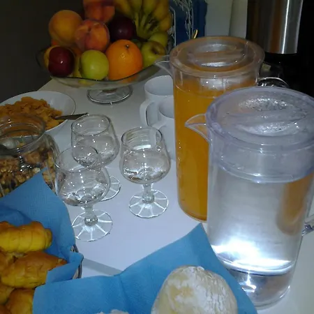 Inn-chiado Restauradores Prime בית הארחה